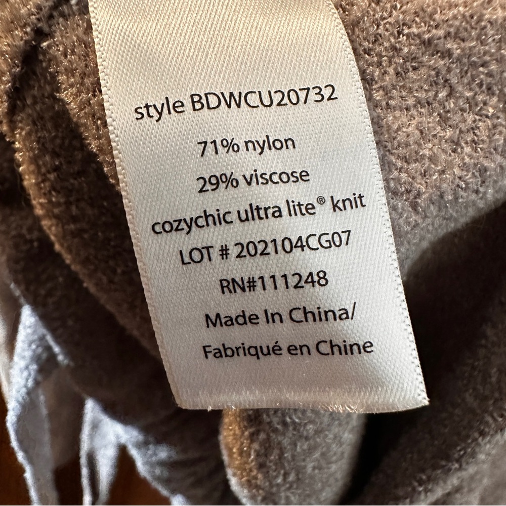 Barefoot Dreams CozyChic Ultra Lite® Slouchy Pullover size medium reg $98 - Picture 8 of 8